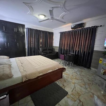 Nesta Barron -Home Away From Home North Legon Екстер'єр фото