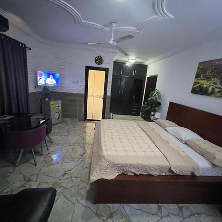 Nesta Barron -Home Away From Home North Legon Екстер'єр фото