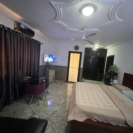 Nesta Barron -Home Away From Home North Legon Екстер'єр фото