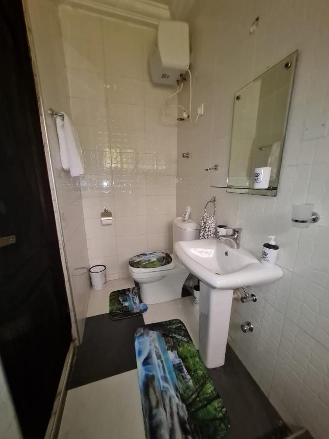 Nesta Barron -Home Away From Home North Legon Екстер'єр фото