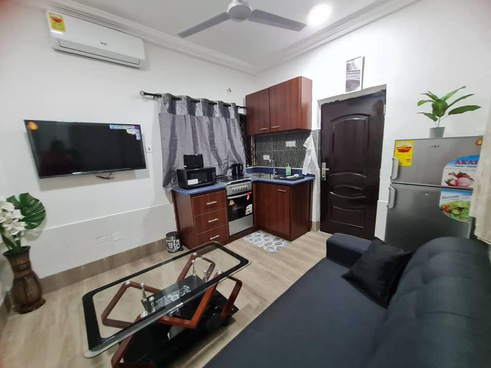 Nesta Barron -Home Away From Home North Legon Екстер'єр фото