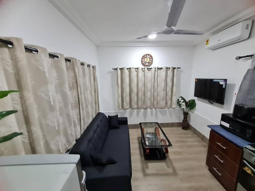 Nesta Barron -Home Away From Home North Legon Екстер'єр фото