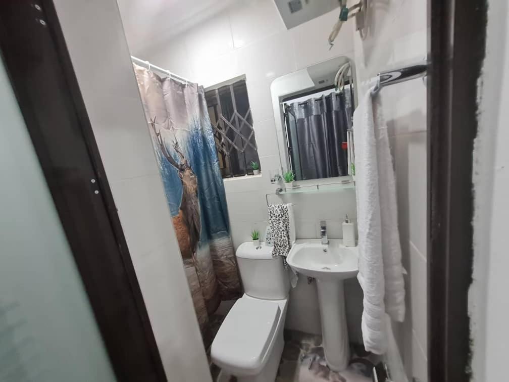 Nesta Barron -Home Away From Home North Legon Екстер'єр фото
