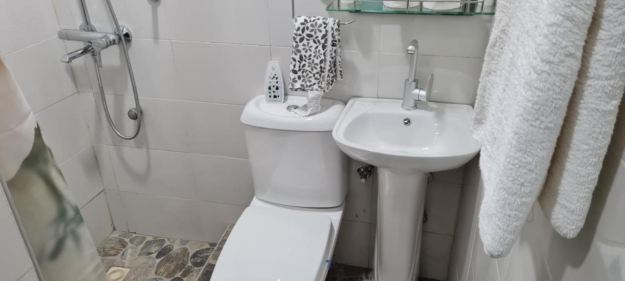 Nesta Barron -Home Away From Home North Legon Екстер'єр фото