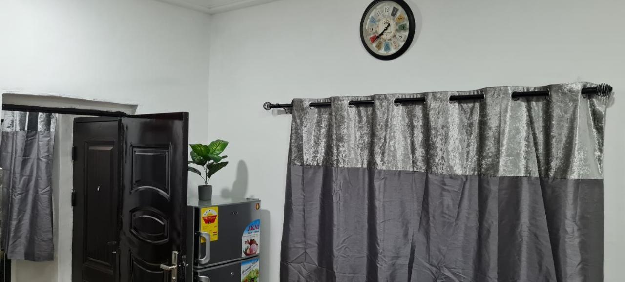 Nesta Barron -Home Away From Home North Legon Екстер'єр фото