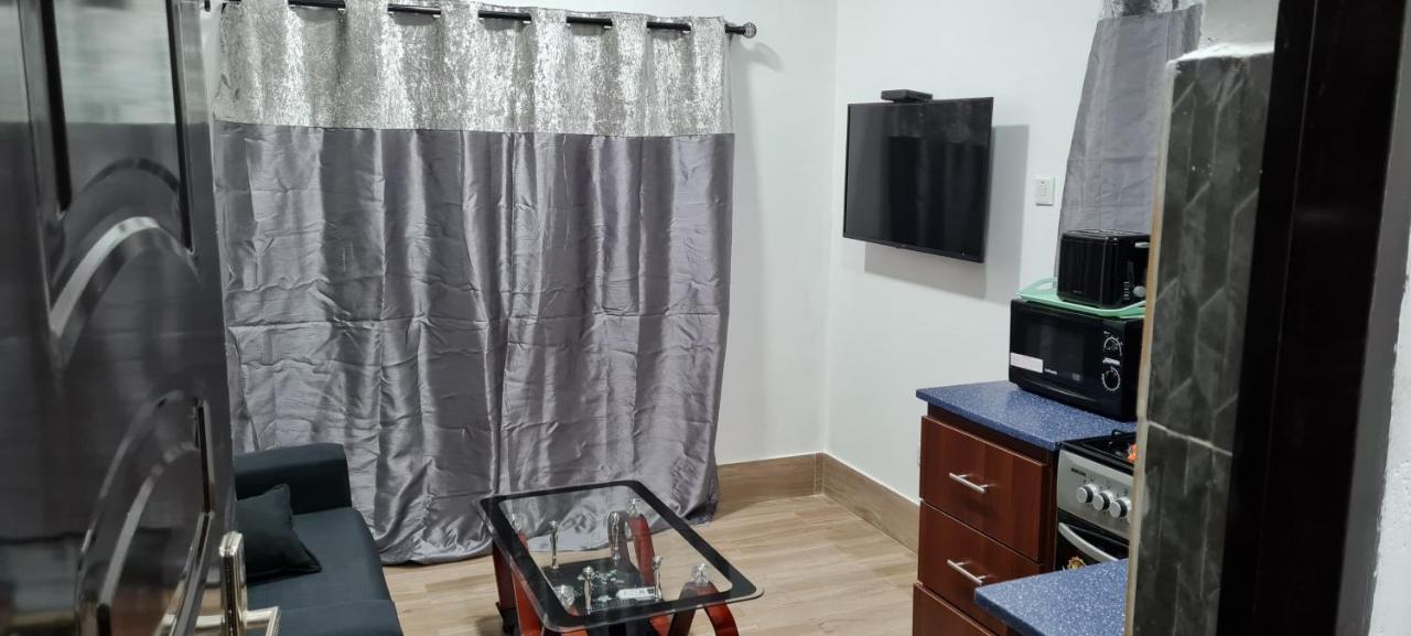 Nesta Barron -Home Away From Home North Legon Екстер'єр фото