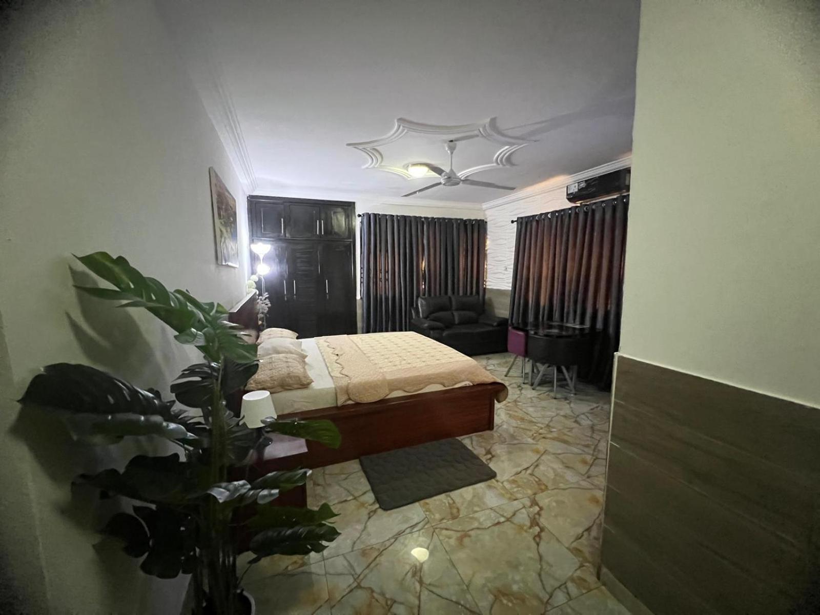 Nesta Barron -Home Away From Home North Legon Екстер'єр фото