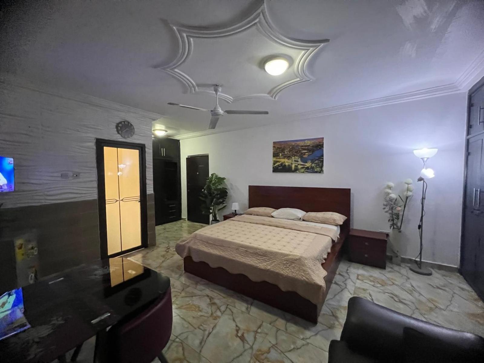 Nesta Barron -Home Away From Home North Legon Екстер'єр фото