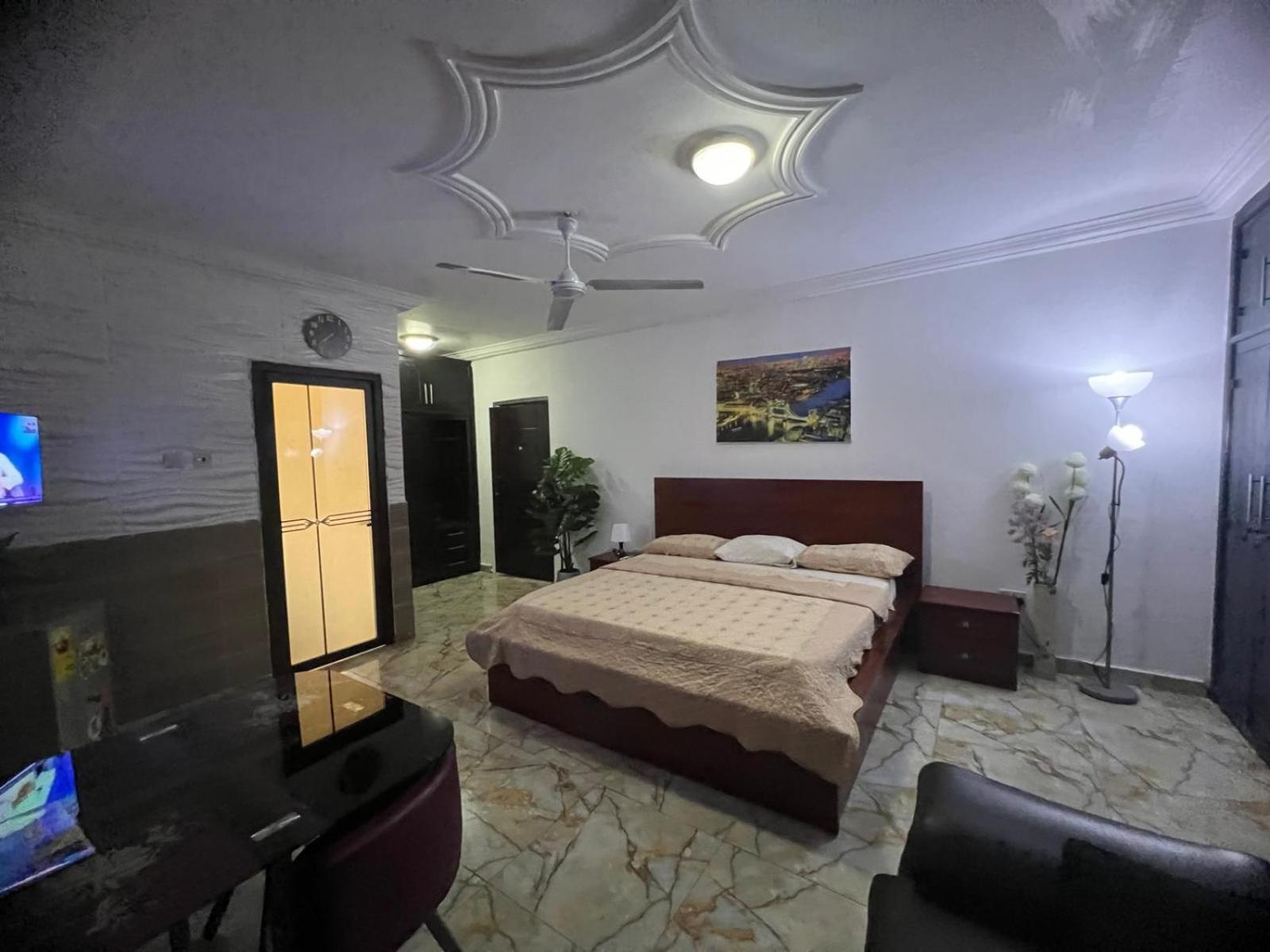 Nesta Barron -Home Away From Home North Legon Екстер'єр фото