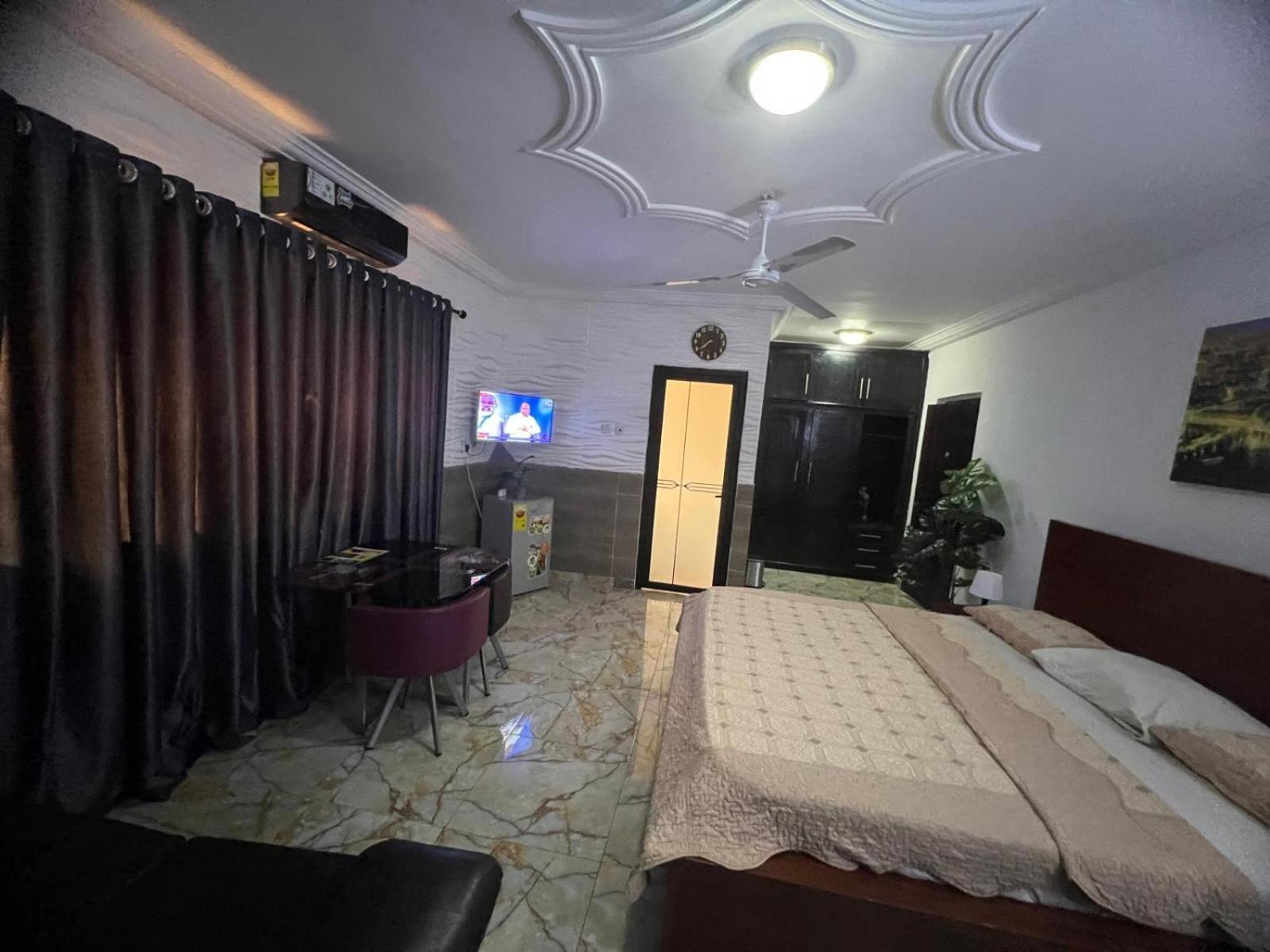 Nesta Barron -Home Away From Home North Legon Екстер'єр фото