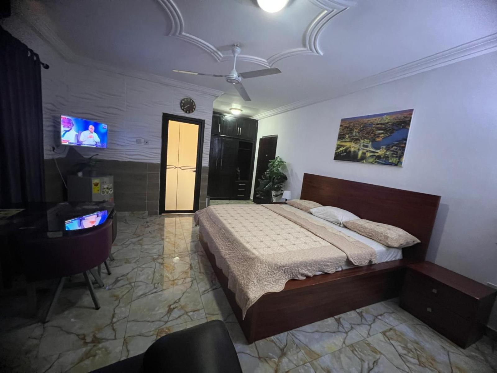 Nesta Barron -Home Away From Home North Legon Екстер'єр фото