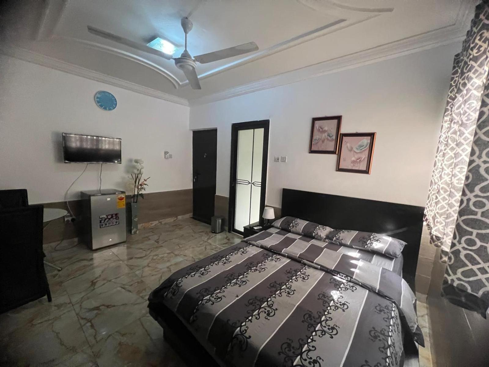 Nesta Barron -Home Away From Home North Legon Екстер'єр фото